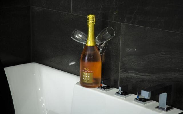Villa Adelaide Suite & Room