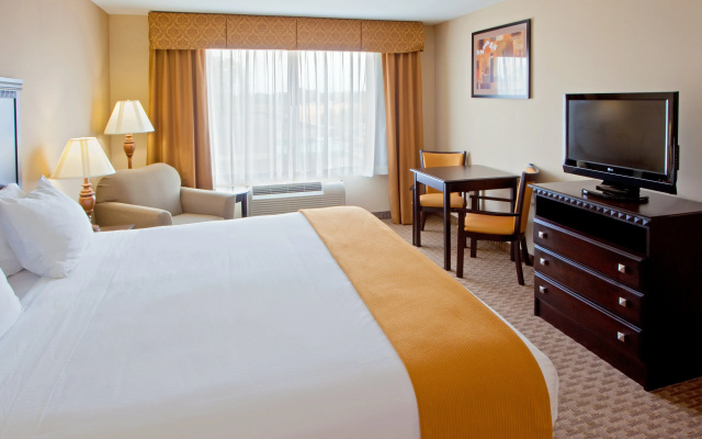 Holiday Inn Express Hotel & Suites Tappahannock by IHG