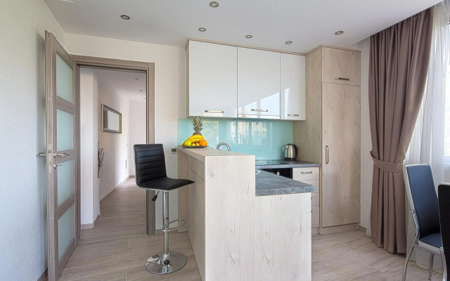 Montelux Apartments