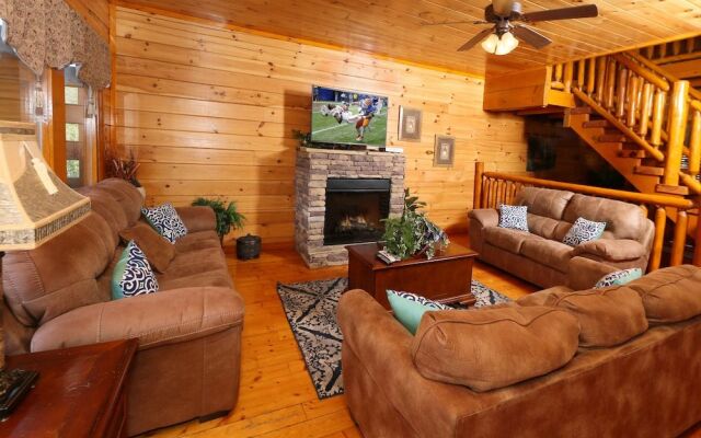 Family Valley Lodge - Six Bedroom Cabin