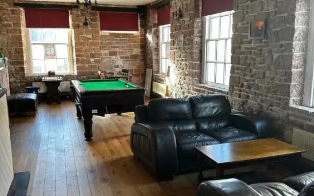 Ecclefechan Hotel
