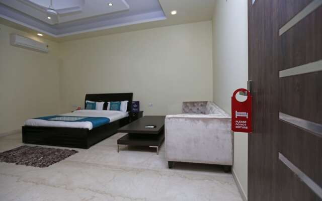 OYO 9072 Noida Dreamz