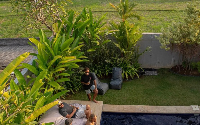 Surf & Party - Hostel Somewhere Else