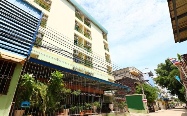 NIDA Rooms Eakachai Soi 47 Chill Place