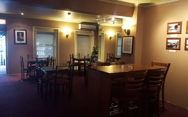 Wisemans Inn Hotel