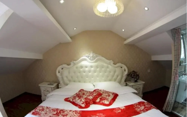 Moonover Xitang Hotel