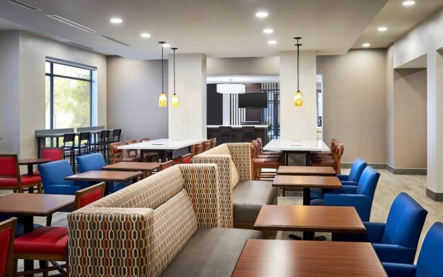 Holiday Inn Express & Suites Niagara On The Lake