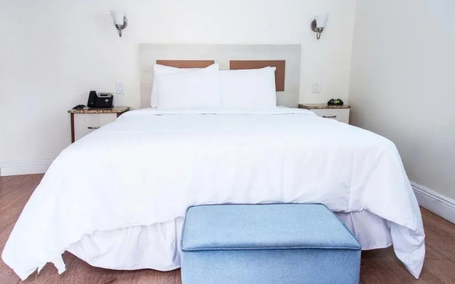 Caribbean Resort Suites