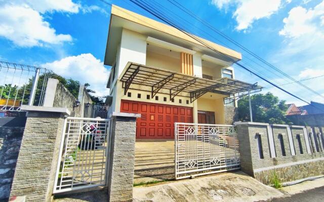 Homestay Semarang ( Sewa 1 Rumah )