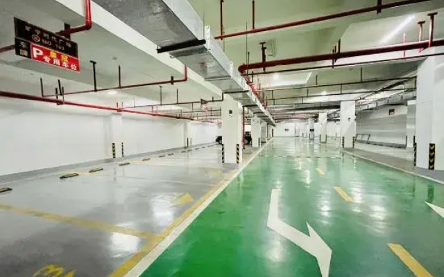 Crown Hotel (Putian Xianyou Bus Station Linan Food Street Store)