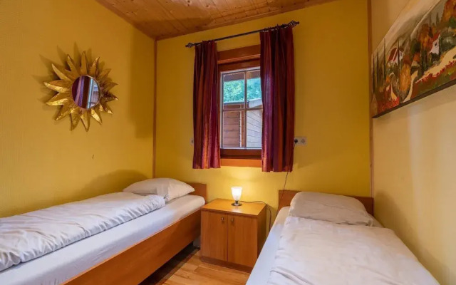 Wooden Holiday Home with Microwave near Brunssummerheide