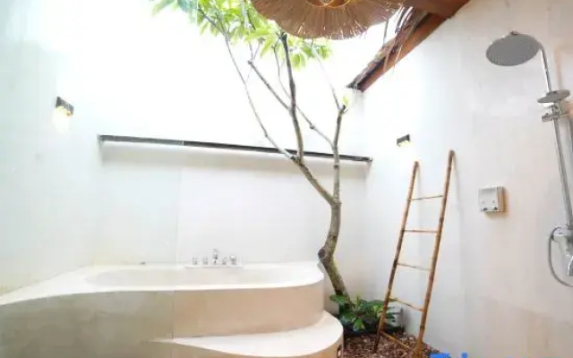 Ubu Villa Sujiva