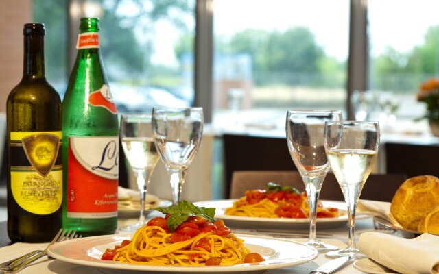 Inn Naples Airport