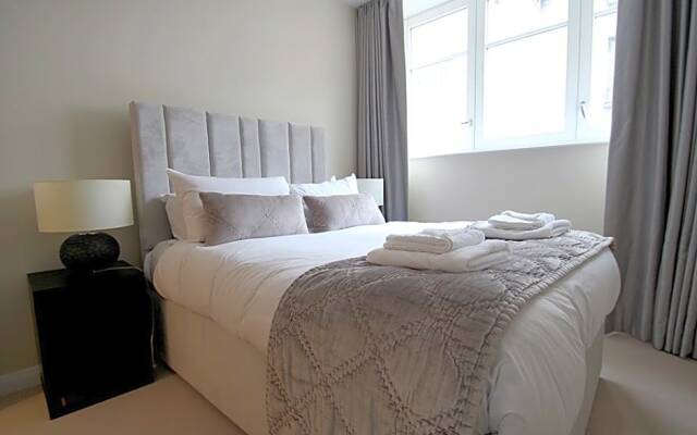 One Bedroom Serviced Apartment in Holborn, Chancery Lane