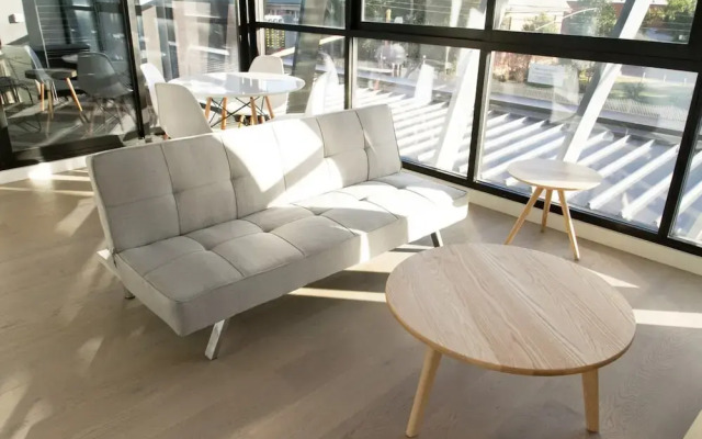 Modern Light-filled Luxury 1bedroom Apartment in South Melbourne