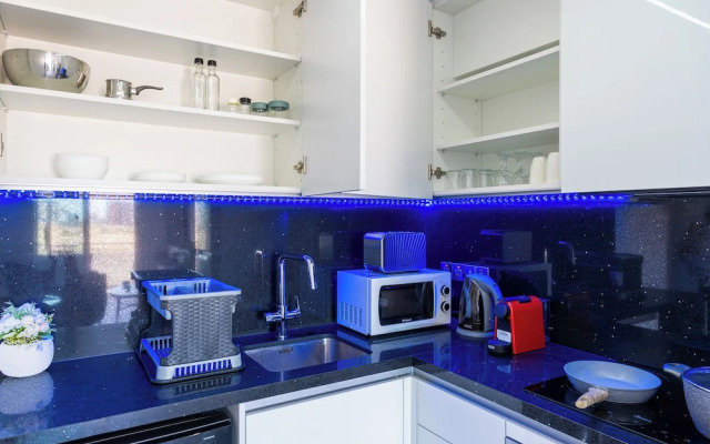 Olympus Stylish 2-BR Apt in Larnaca