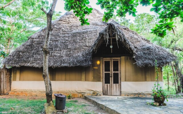 Mkoma Bay Tented Lodge