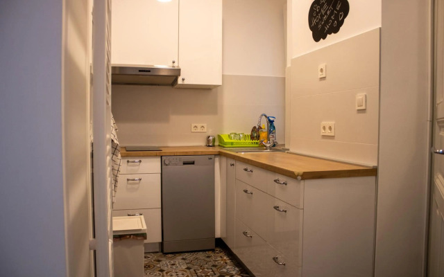 Main Street Apartment Mila