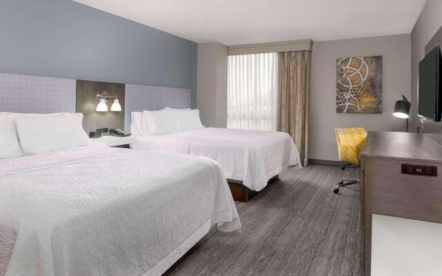 Hampton Inn & Suites Kansas City-Country Club Plaza