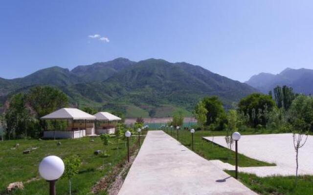 Charos Deluxe Resort & Spa