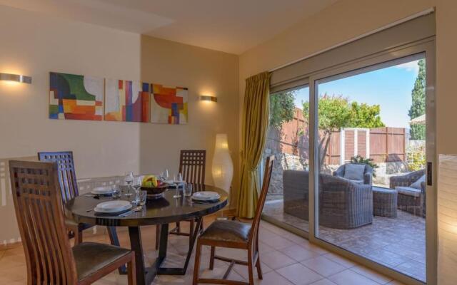 2 Bedroom Villa, Pool, Sea Views, Agios Nikolaos,