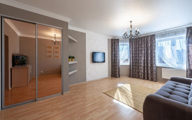 AHause на Крылова 27