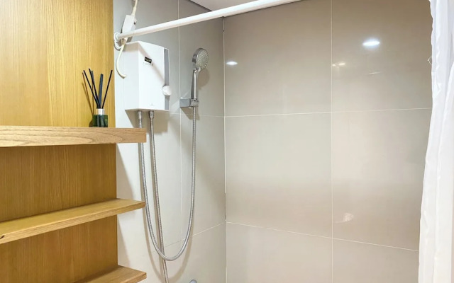 Good And Comfy Studio At Azalea Suites Apartment