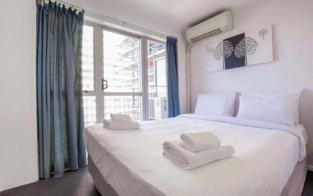 Modern 1 Bedroom Central Apartment With Stunning Views