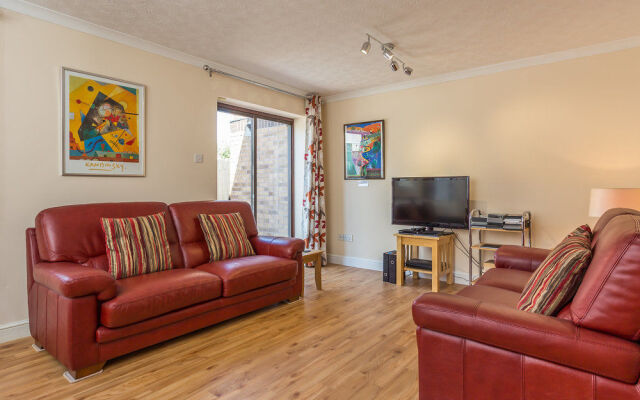 Quay Holidays - Harbourside Park