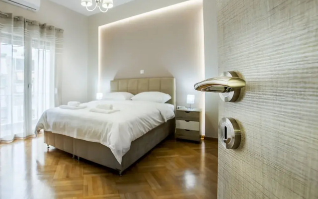 Spacious 3-Bedroom Apartment Near the Train