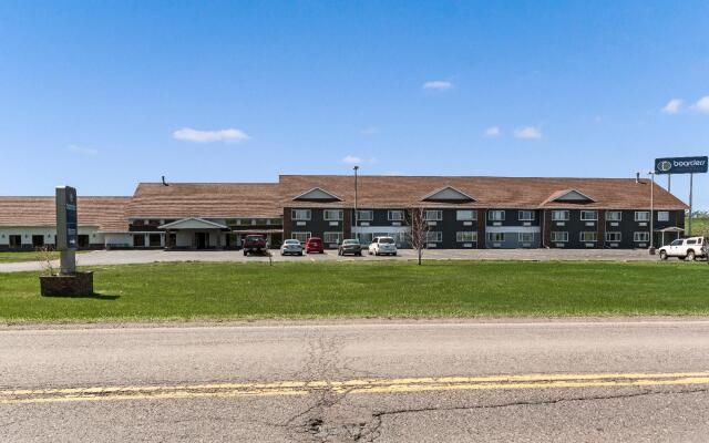 Boarders Inn & Suites by Cobblestone Hotels - Superior Duluth