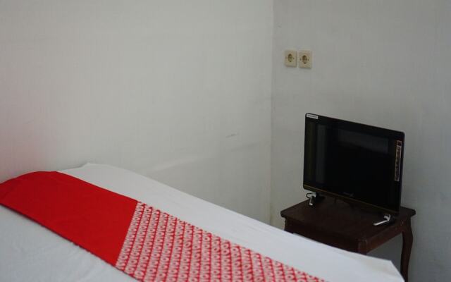 OYO 93784 Kost Bu Eli Syariah