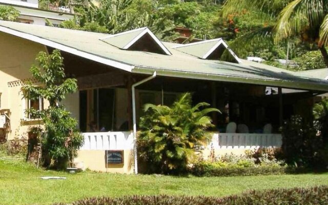 Beau Vallon Bungalows