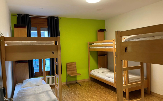 Geneva Hostel – Guest Rooms – Geneva