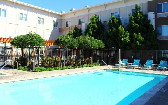 Holiday Inn Express And Sts Napa Valley American Cyn