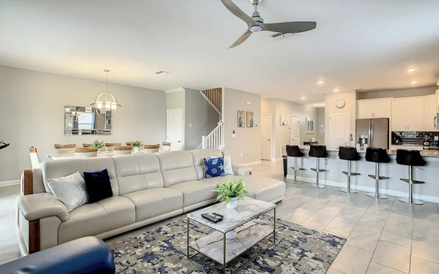 Family Villa Themed Rooms Near Disney