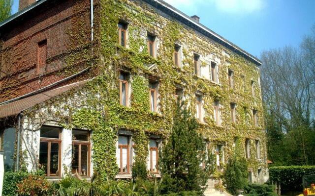 Logis Hôtel-Restaurant Le Moulin D'Artres