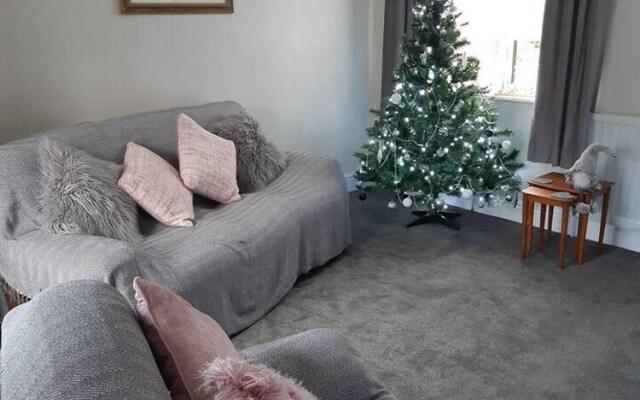 Stunning 3-bed Bungalow in Churchtown Southport