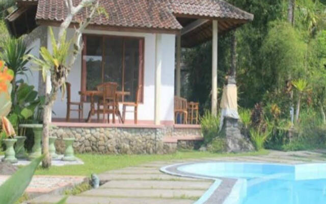Tepi Sungai Guest House