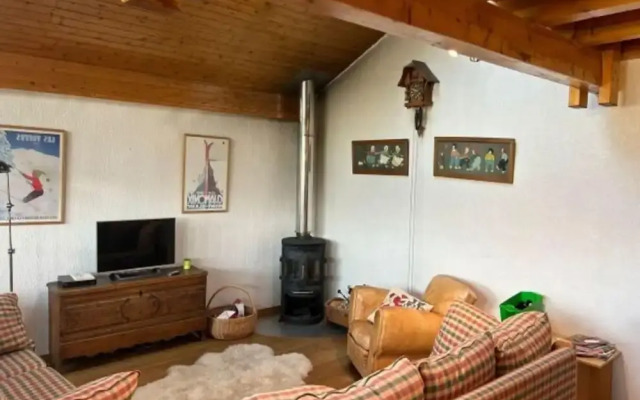Spacious Chalet Amidst Mountains