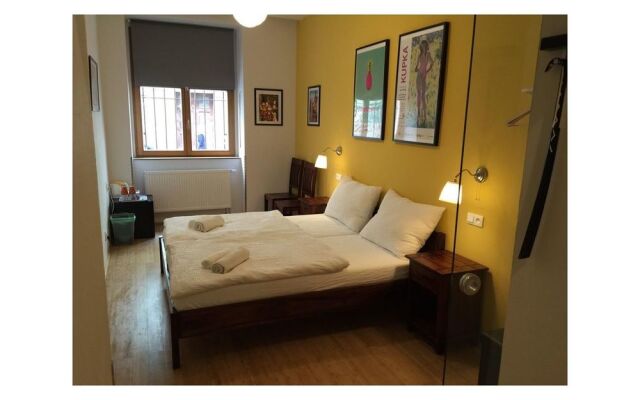 Central Station Studios II - Vacation Rentals