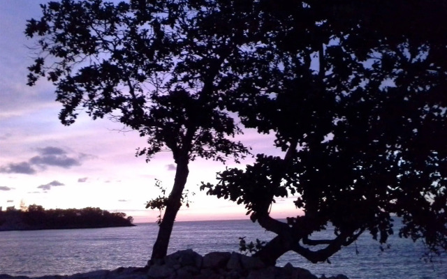 Baan Talay Homestay by the Beach