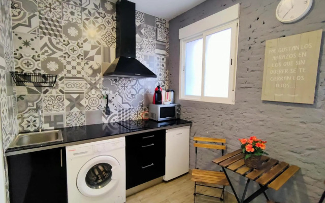 Pequeño Alojamiento con Mini Piscina - NO climatizada