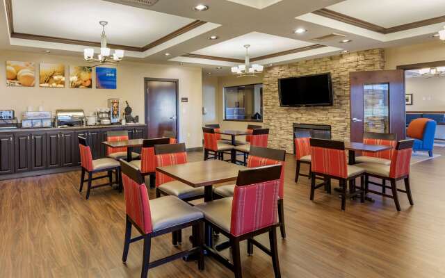 Comfort Inn & Suites Russellville I-40