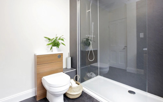 Quiet Historic Mews- Hyde Park