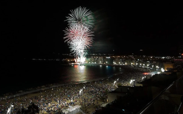 Farray Beach Flat III by Canary365