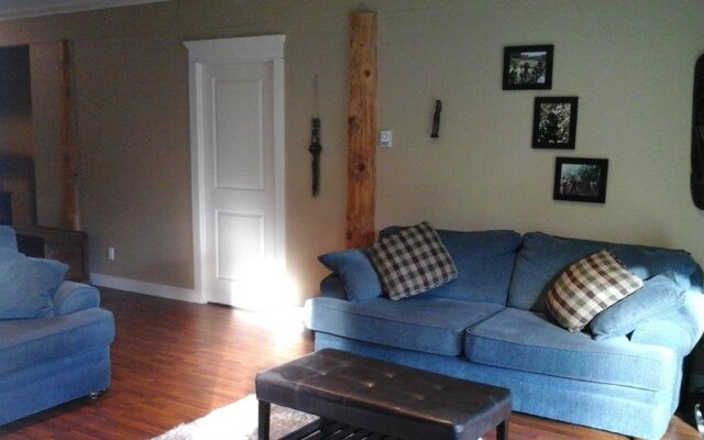 Beaver Hut Bed And Breakfast