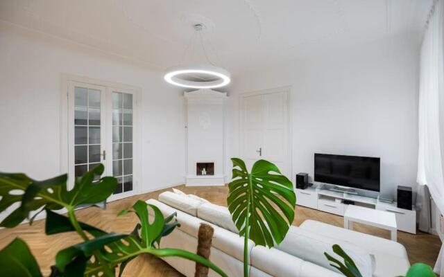 Art Nouveau Residence - 210 m2