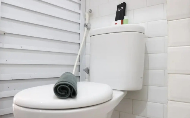 Classic and Comfy 2BR @ Gateway Pasteur Apartment