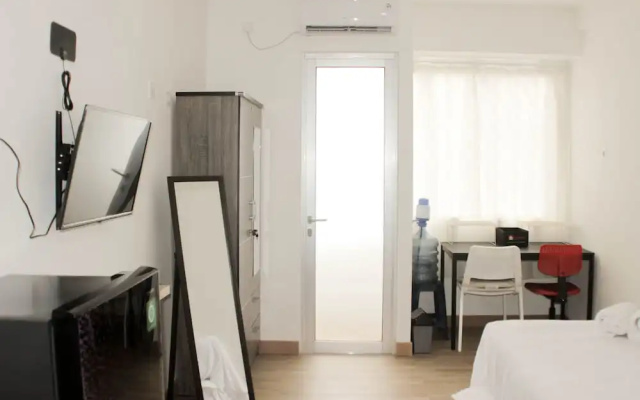 Comfy And Tidy Studio At Riverview Jababeka Apartment – Guest Rooms – Cikarang